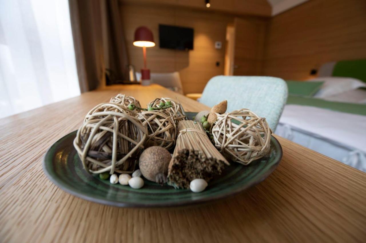 לוביין - לה - ניובה B-Lodge Boutique Hotel מראה חיצוני תמונה