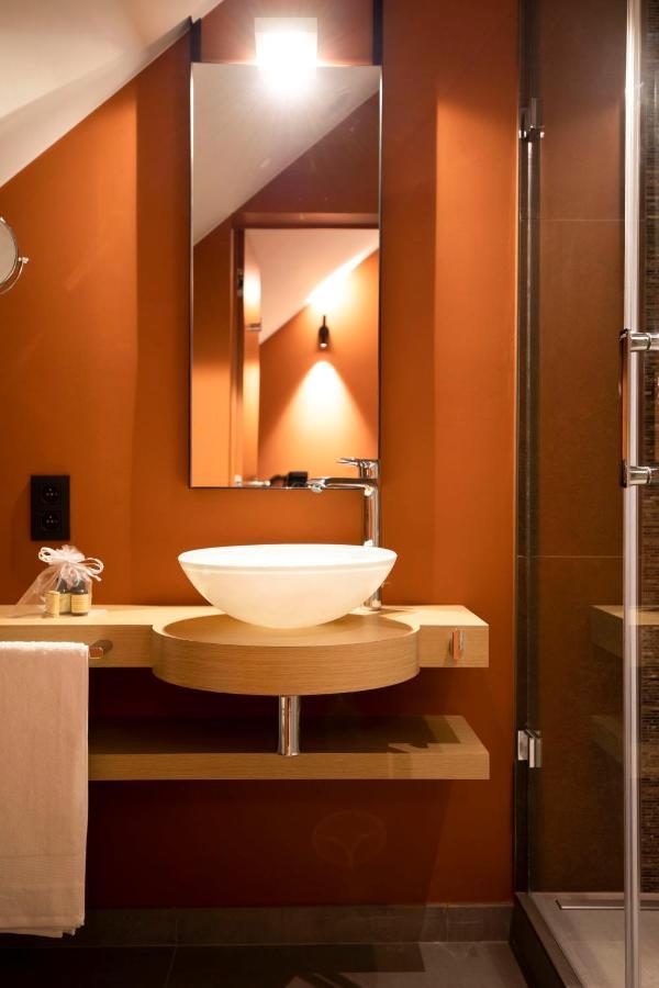 לוביין - לה - ניובה B-Lodge Boutique Hotel מראה חיצוני תמונה