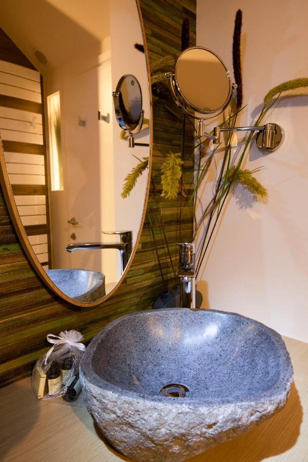 לוביין - לה - ניובה B-Lodge Boutique Hotel מראה חיצוני תמונה
